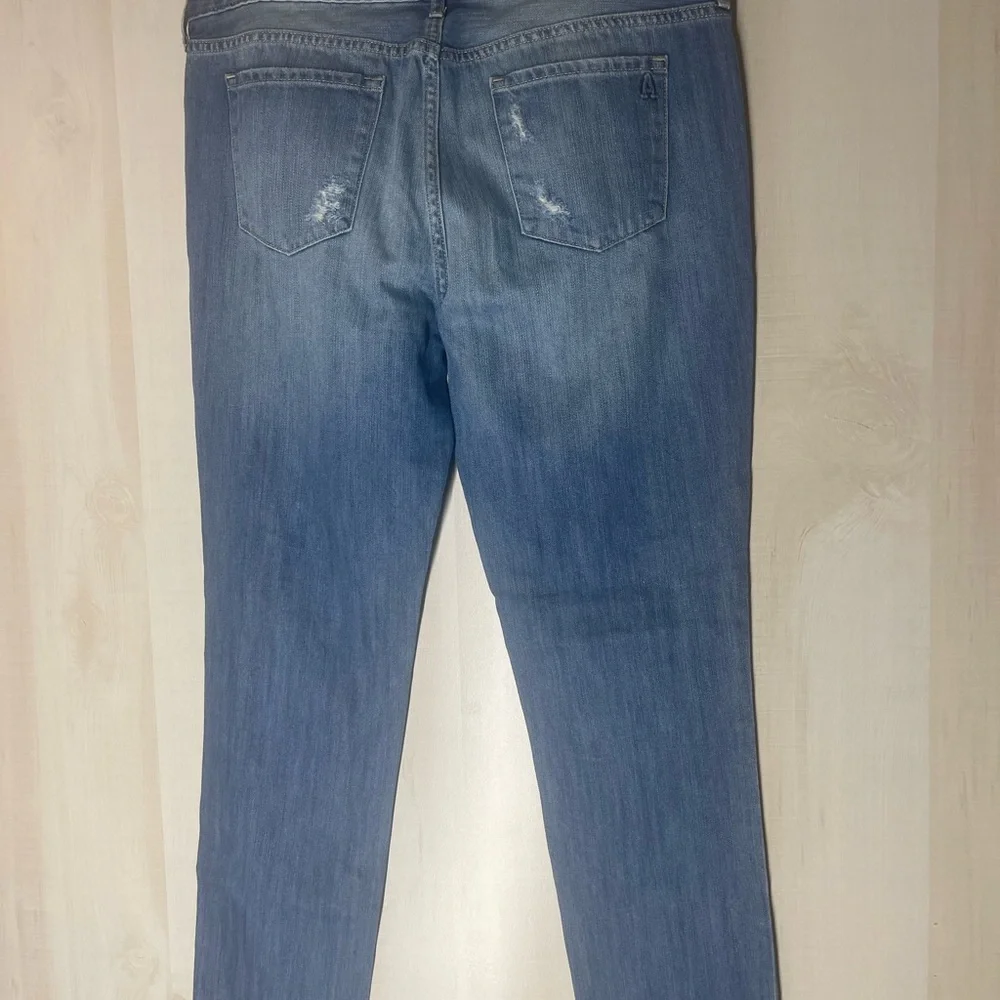 Articles of Society distressed straight leg‎ denim jeans size 28